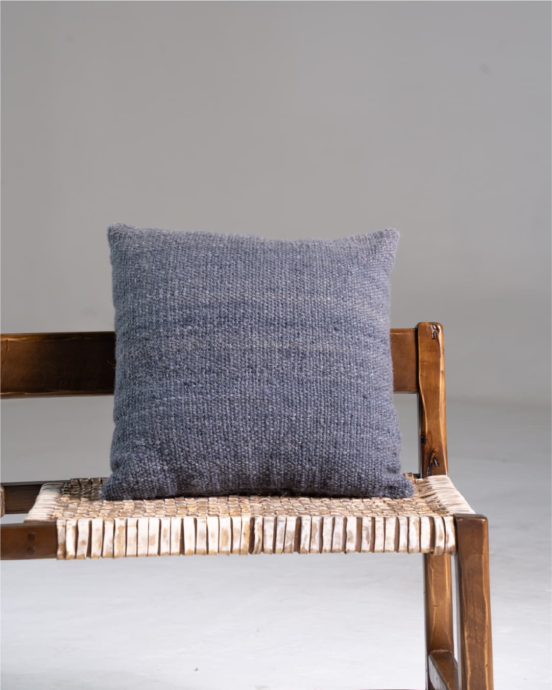 Almohadon cuadrado Paz azul palo